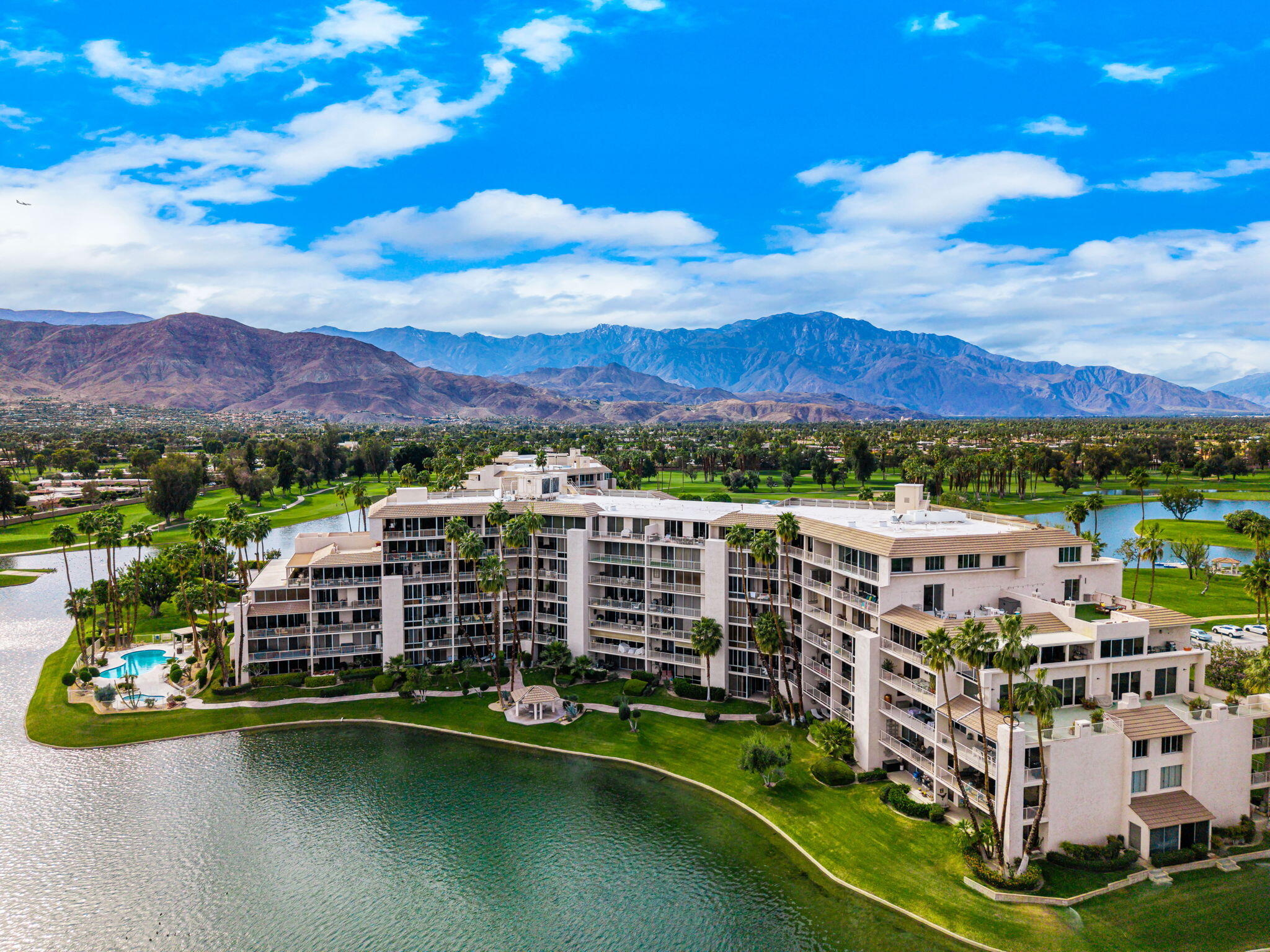 900 Island DR Unit: 403