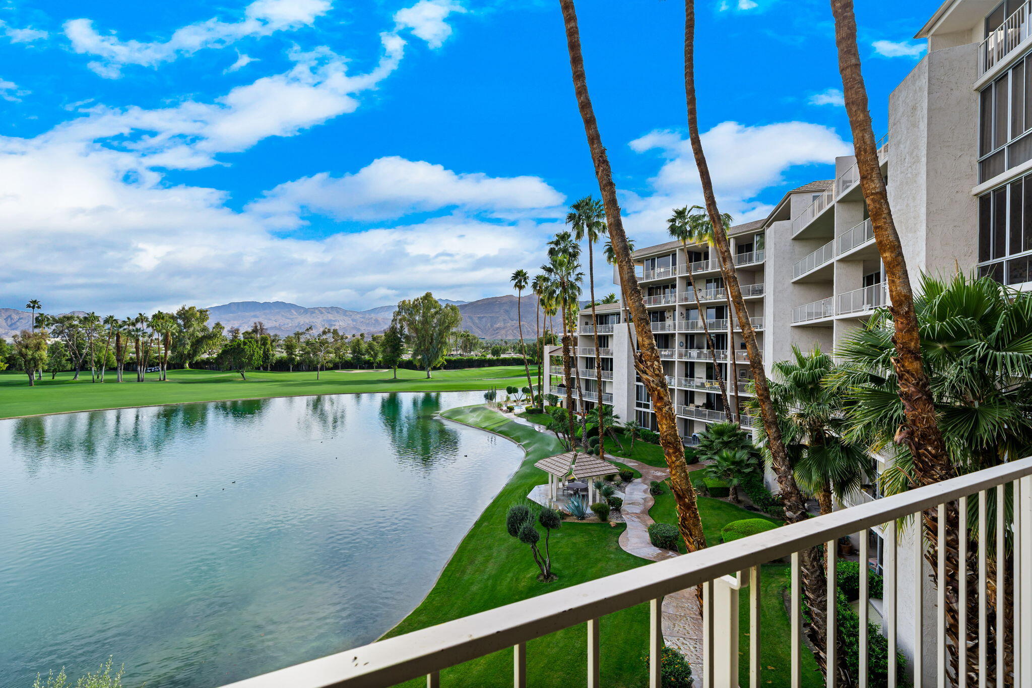 900 Island DR Unit: 403