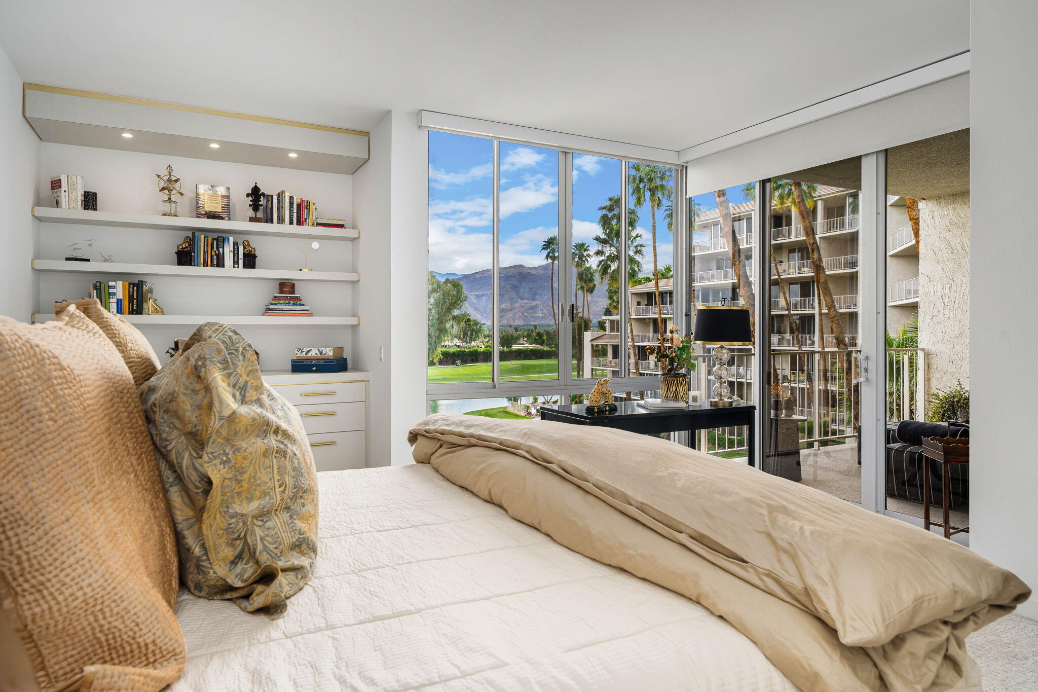 900 Island DR Unit: 403