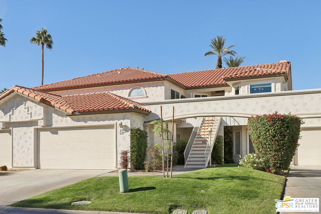 239 E Vista Royale Cir