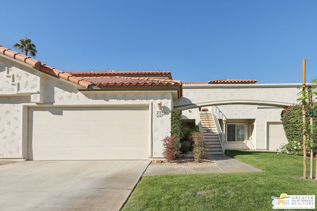 239 E Vista Royale Cir