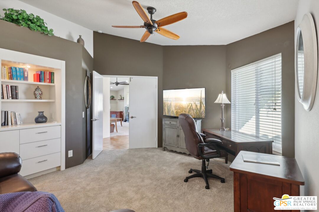 239 E Vista Royale Cir