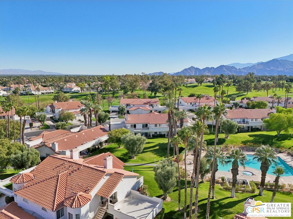 239 E Vista Royale Cir