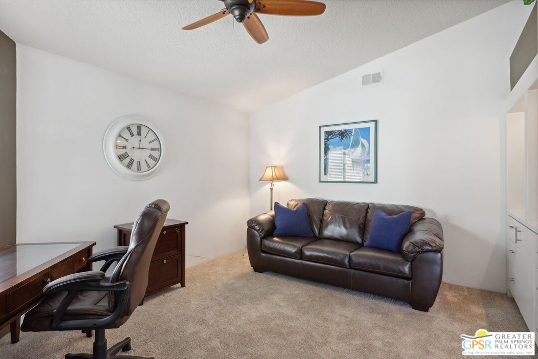 239 E Vista Royale Cir