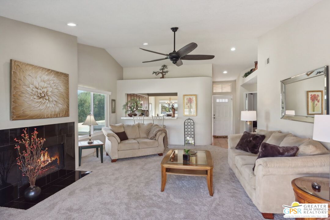 239 E Vista Royale Cir