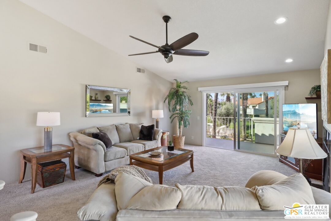 239 E Vista Royale Cir