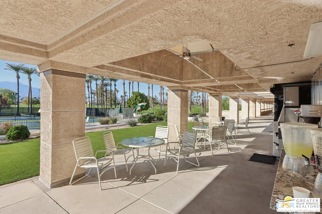 239 E Vista Royale Cir