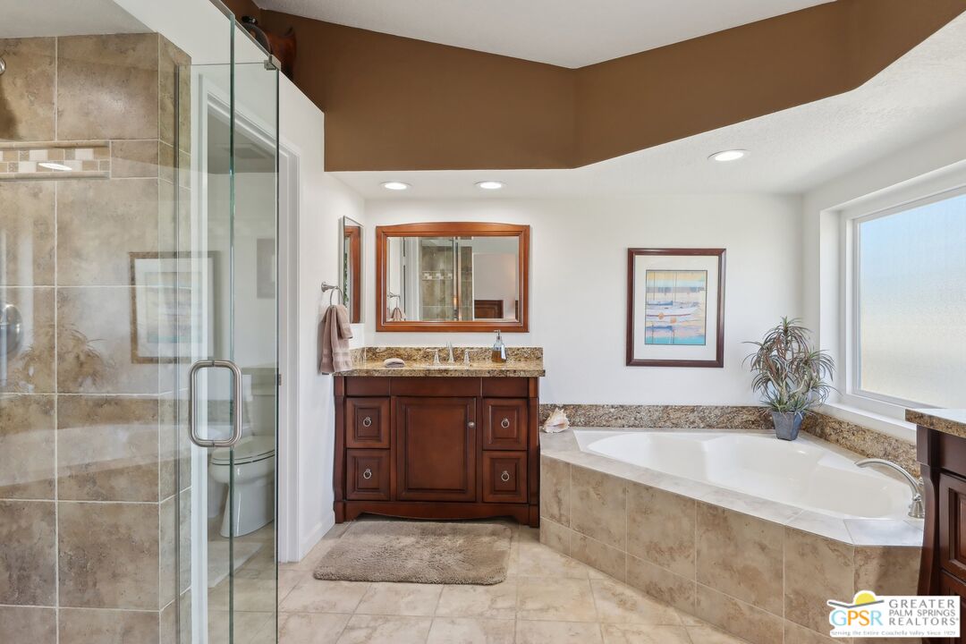 239 E Vista Royale Cir