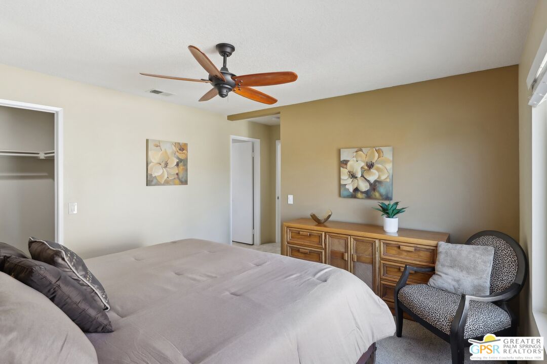 239 E Vista Royale Cir