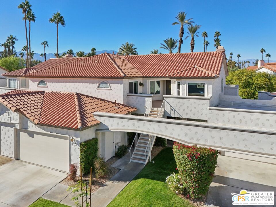 239 E Vista Royale Cir