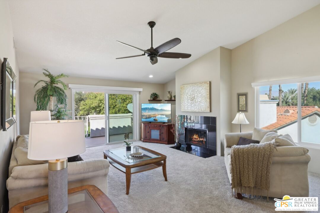 239 E Vista Royale Cir