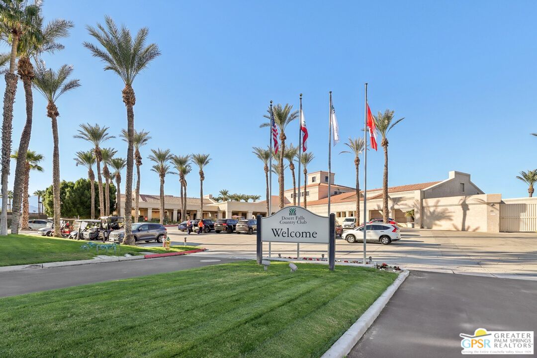 239 E Vista Royale Cir