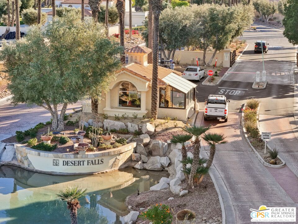 239 E Vista Royale Cir