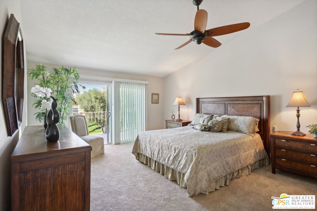 239 E Vista Royale Cir