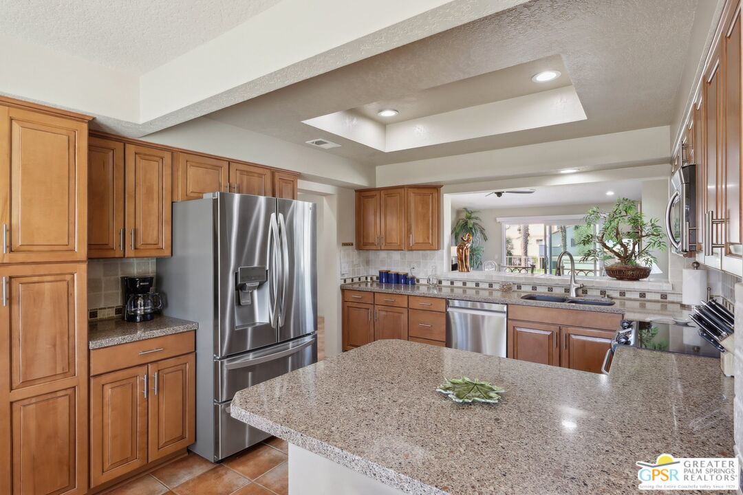 239 E Vista Royale Cir