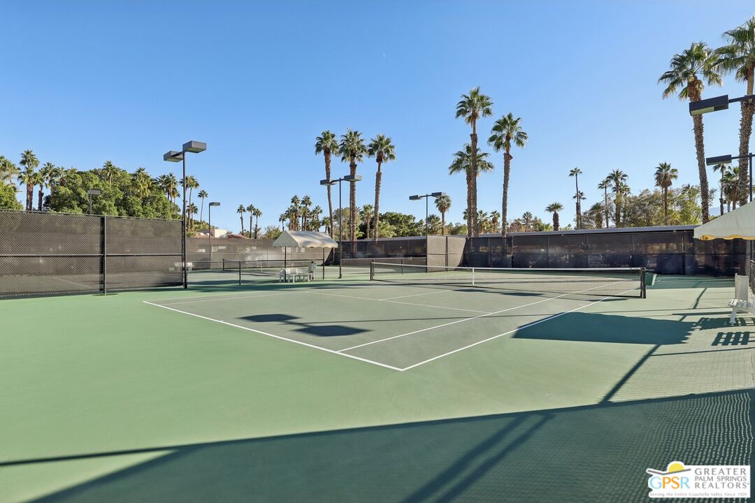 239 E Vista Royale Cir