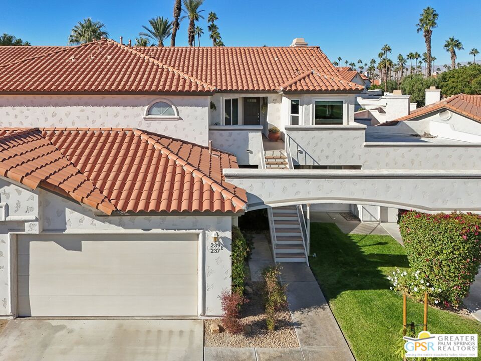 239 E Vista Royale Cir