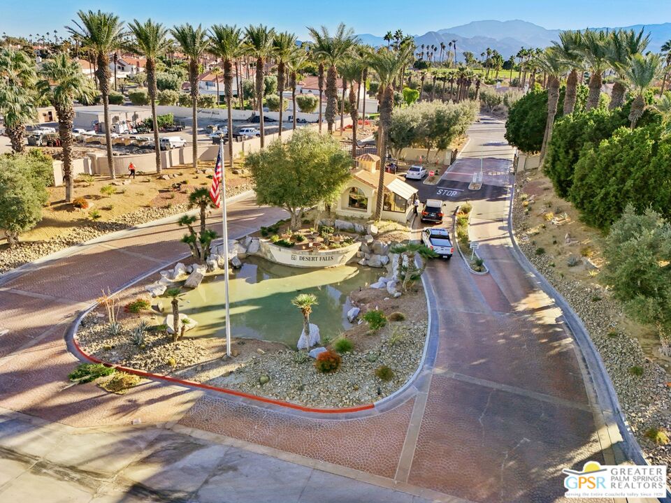 239 E Vista Royale Cir