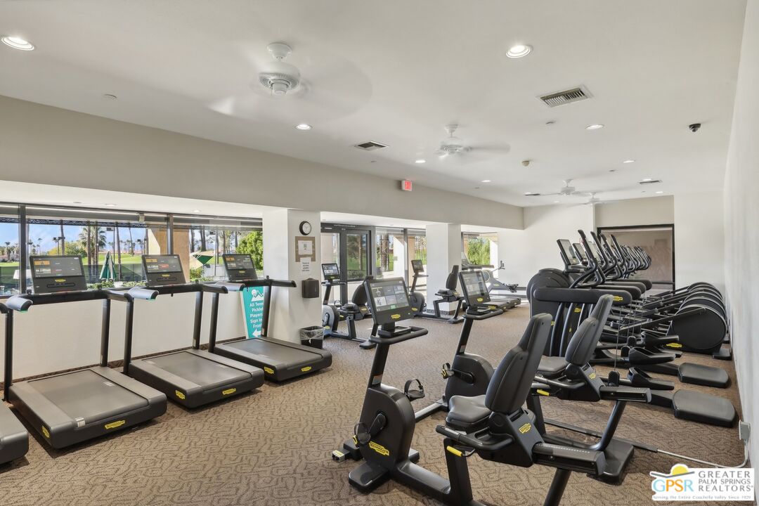 239 E Vista Royale Cir