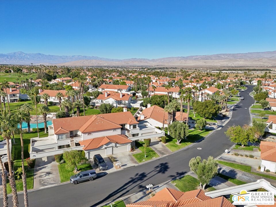 239 E Vista Royale Cir