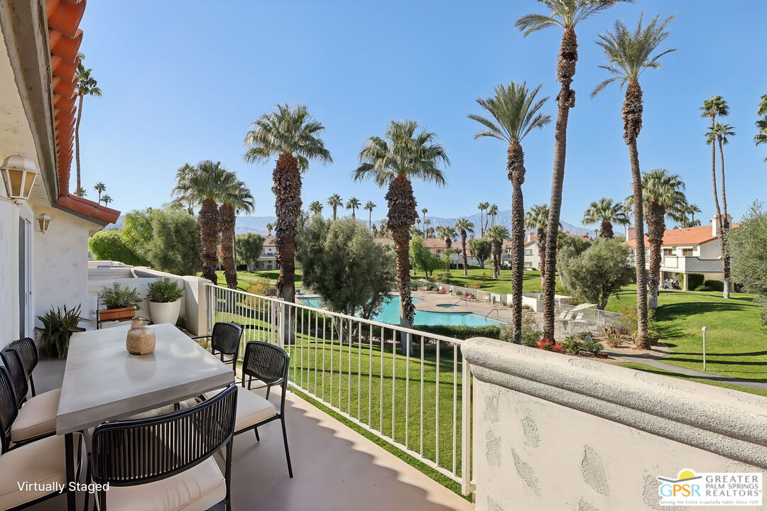239 E Vista Royale Cir