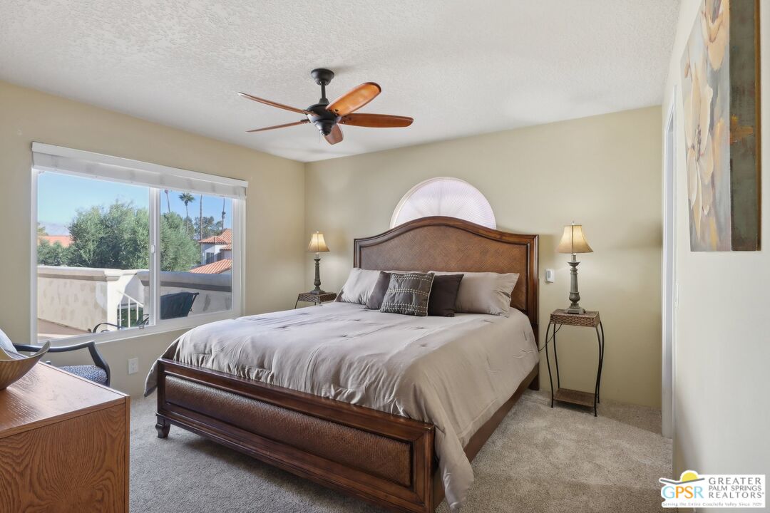 239 E Vista Royale Cir