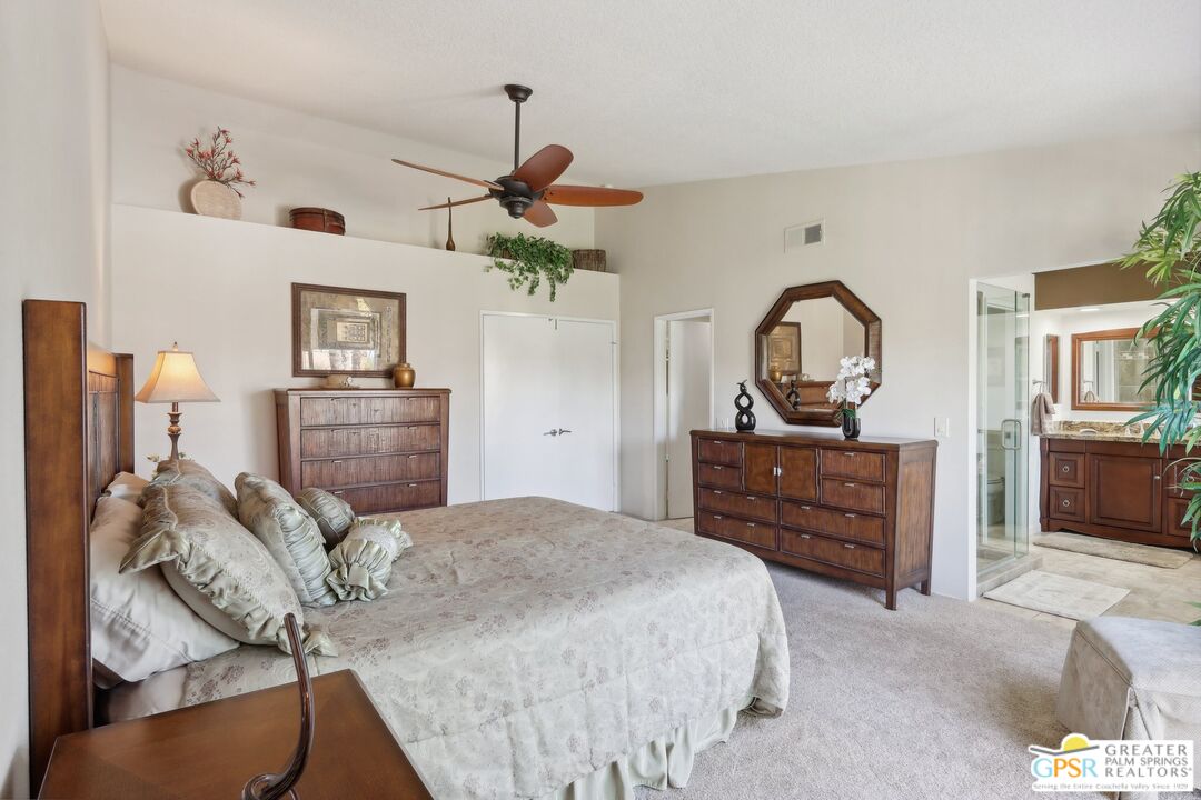 239 E Vista Royale Cir