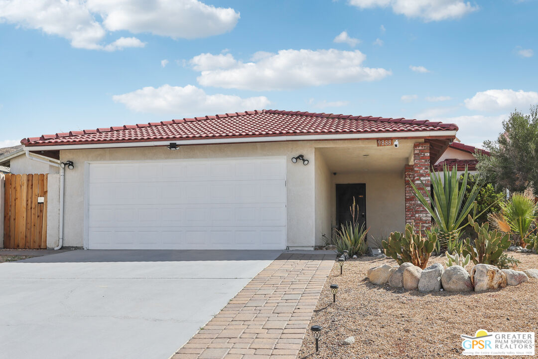 9888 Valencia Dr