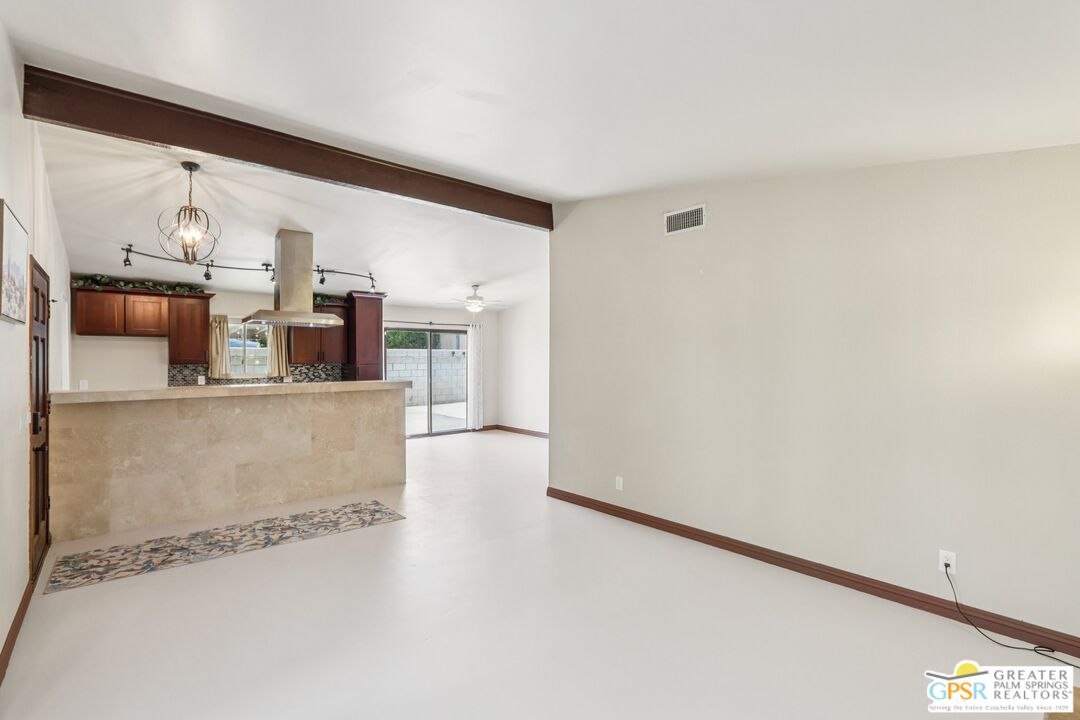 9888 Valencia Dr