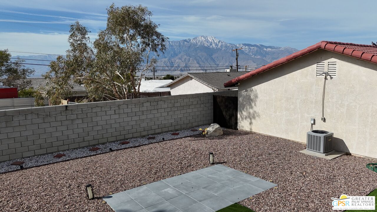 9888 Valencia Dr