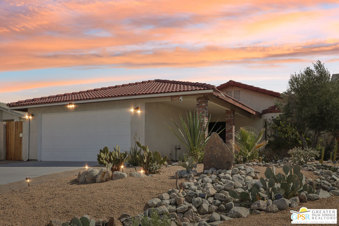 9888 Valencia Dr