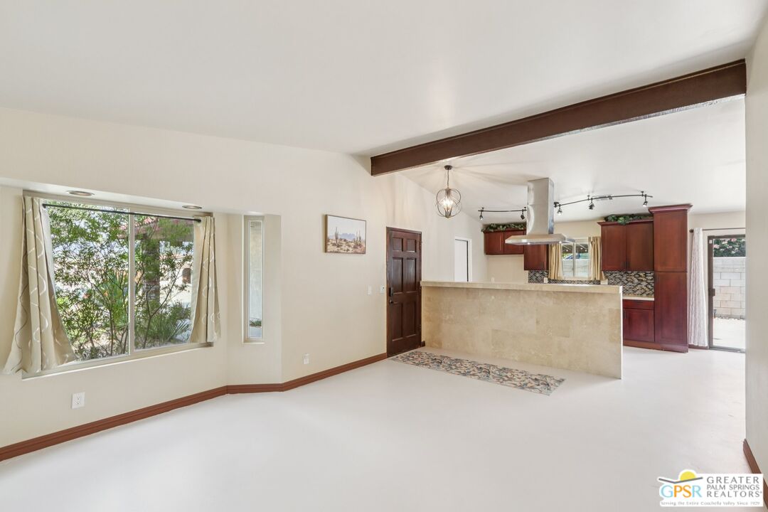 9888 Valencia Dr