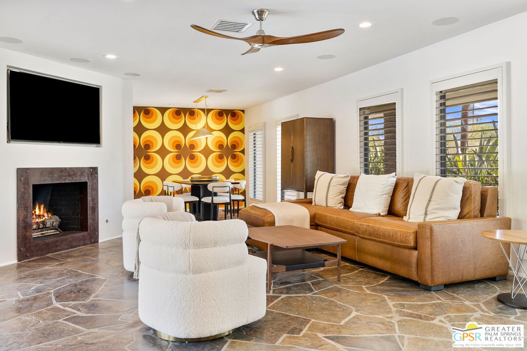 1151 S Calle Rolph