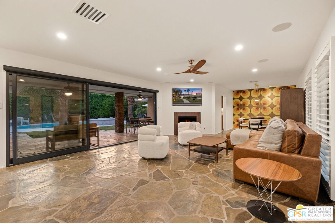 1151 S Calle Rolph