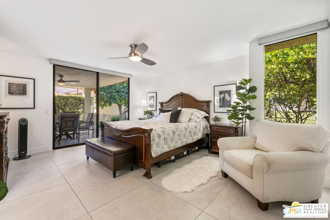 1095 S La Verne Way