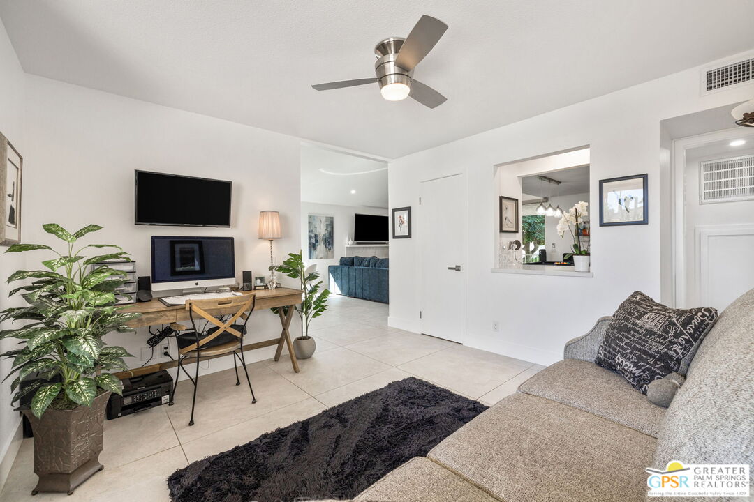 1095 S La Verne Way