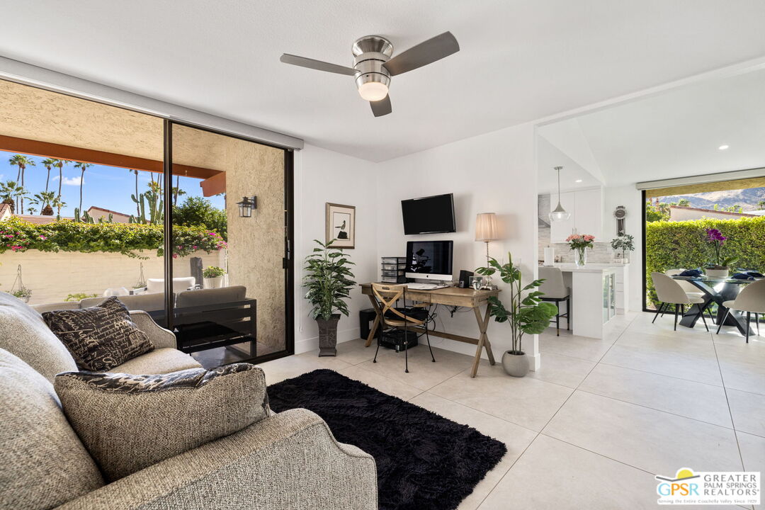 1095 S La Verne Way
