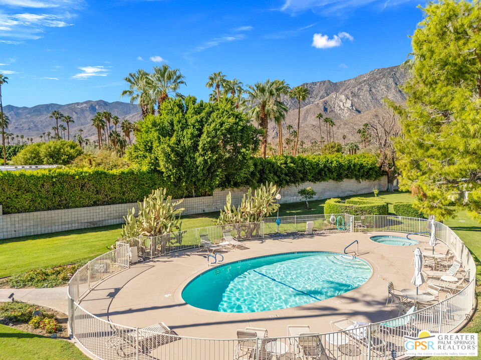 1095 S La Verne Way
