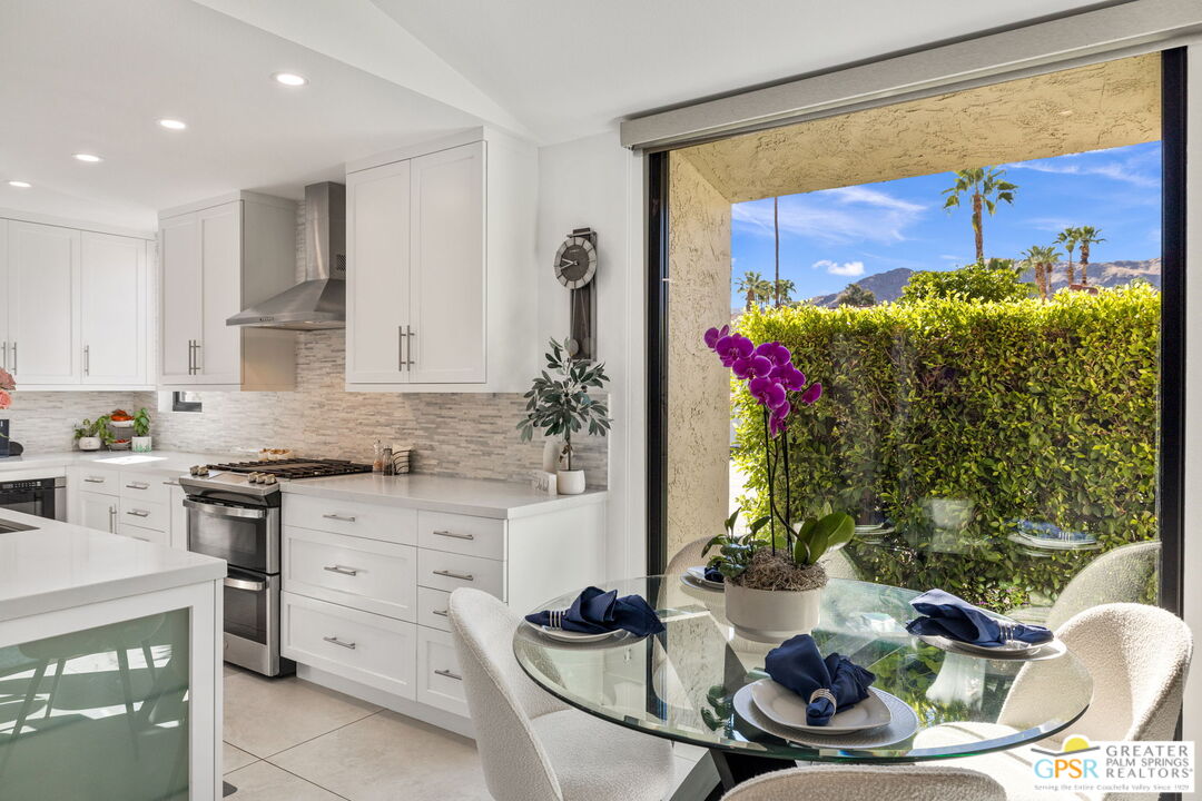 1095 S La Verne Way