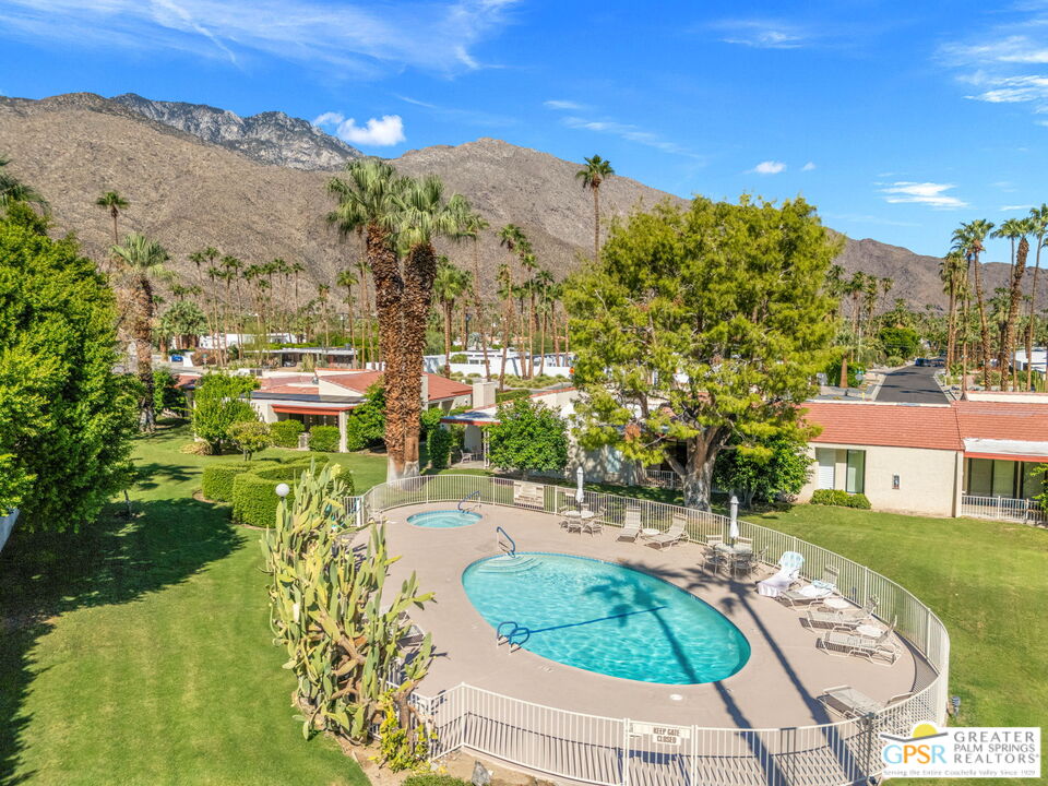 1095 S La Verne Way