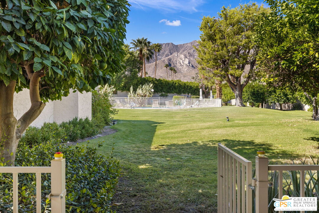 1095 S La Verne Way