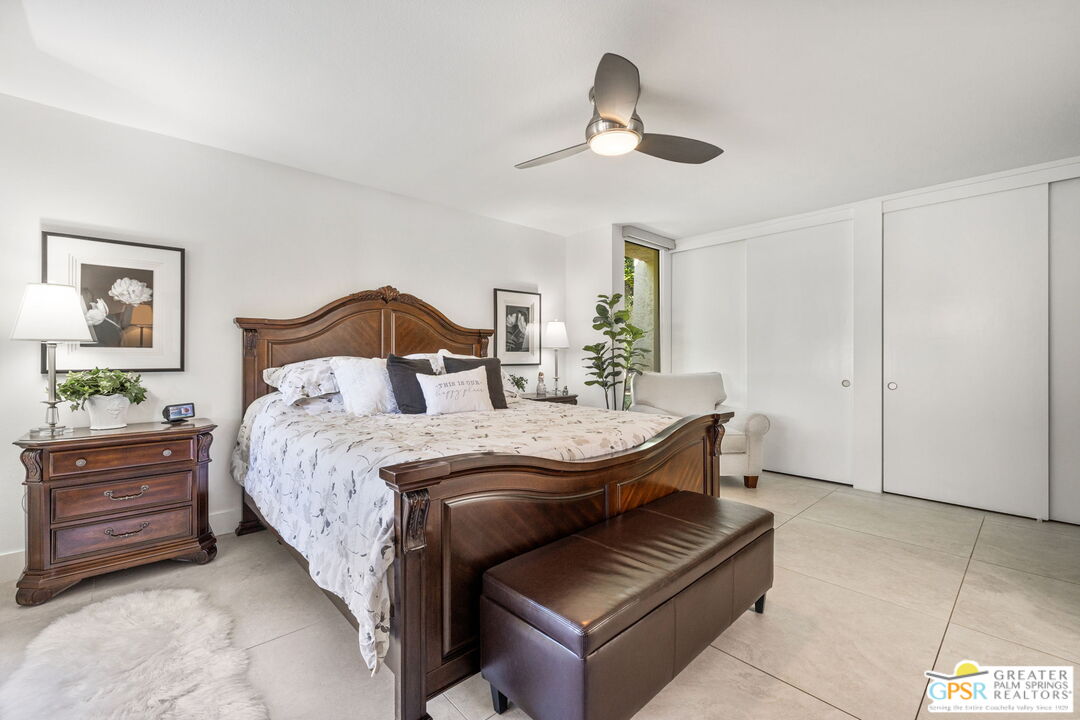 1095 S La Verne Way