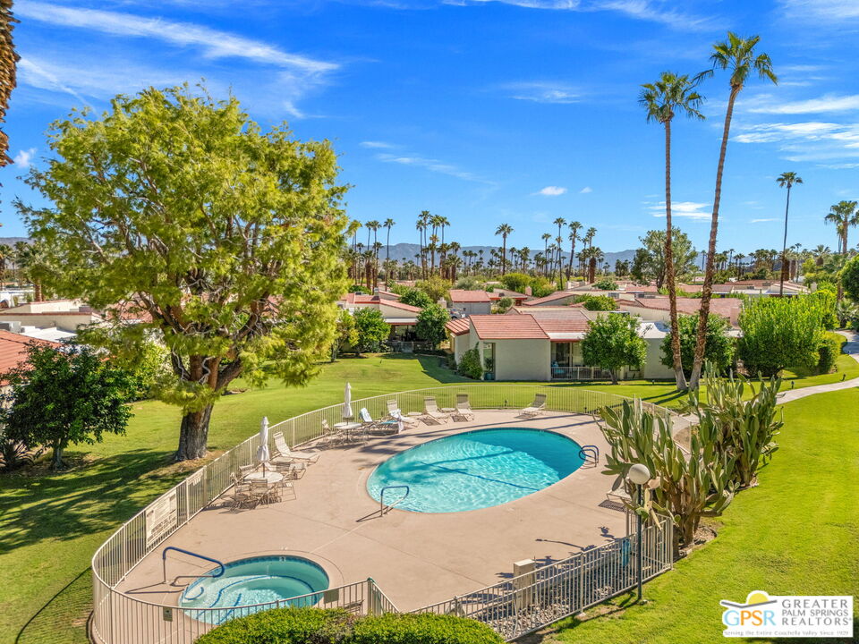1095 S La Verne Way