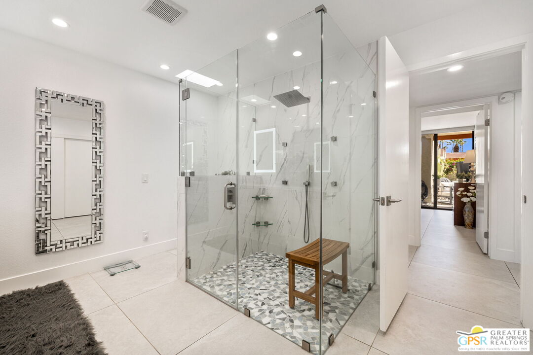 1095 S La Verne Way