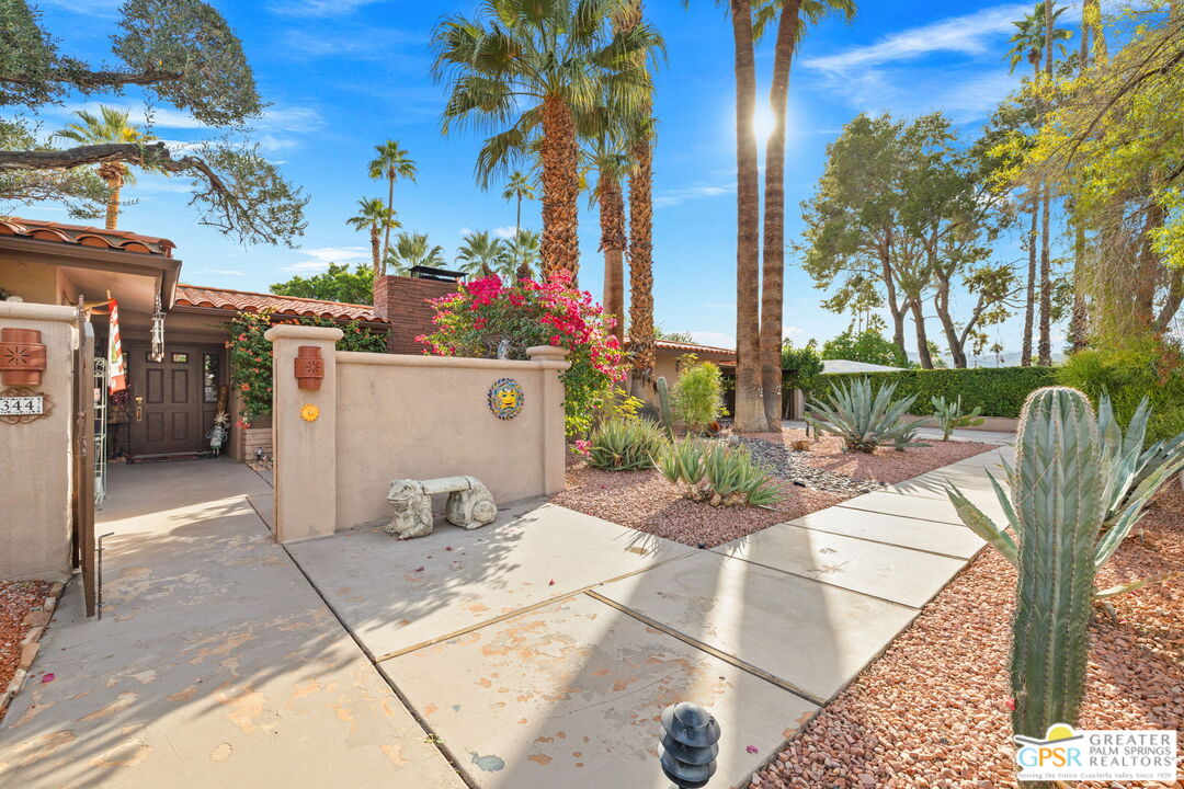 344 N Sunset Way