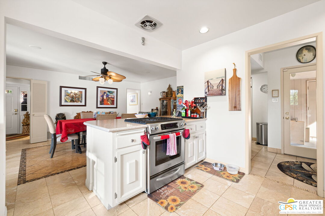 344 N Sunset Way