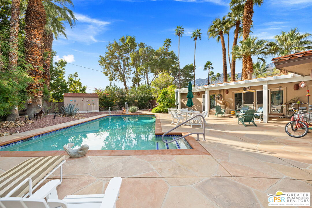 344 N Sunset Way