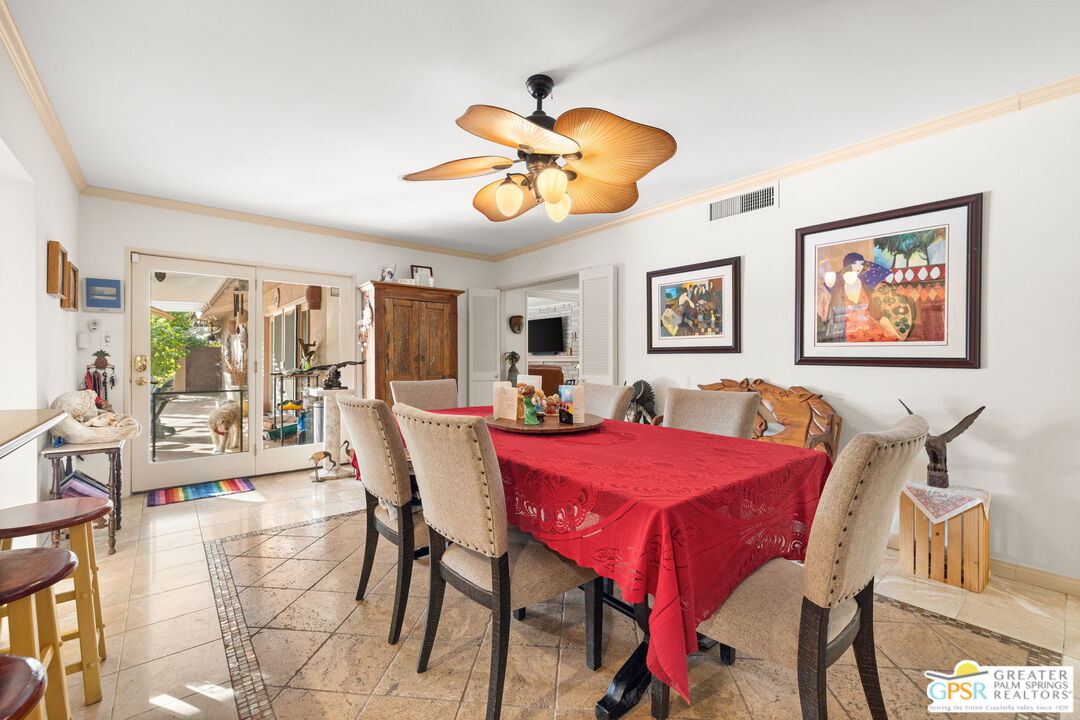 344 N Sunset Way