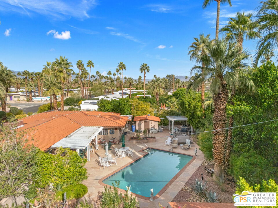 344 N Sunset Way