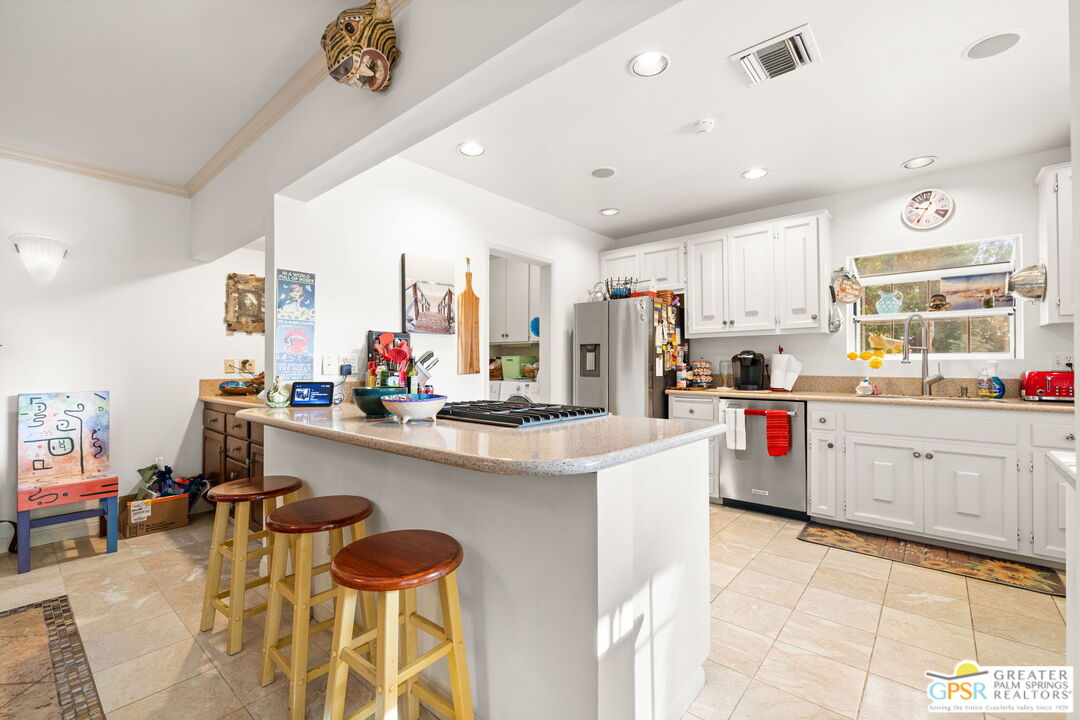 344 N Sunset Way